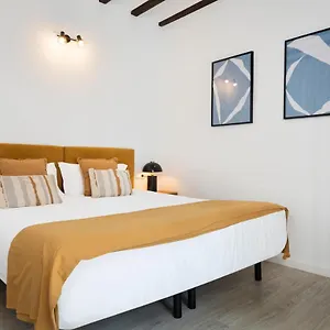 Apartment Correduria