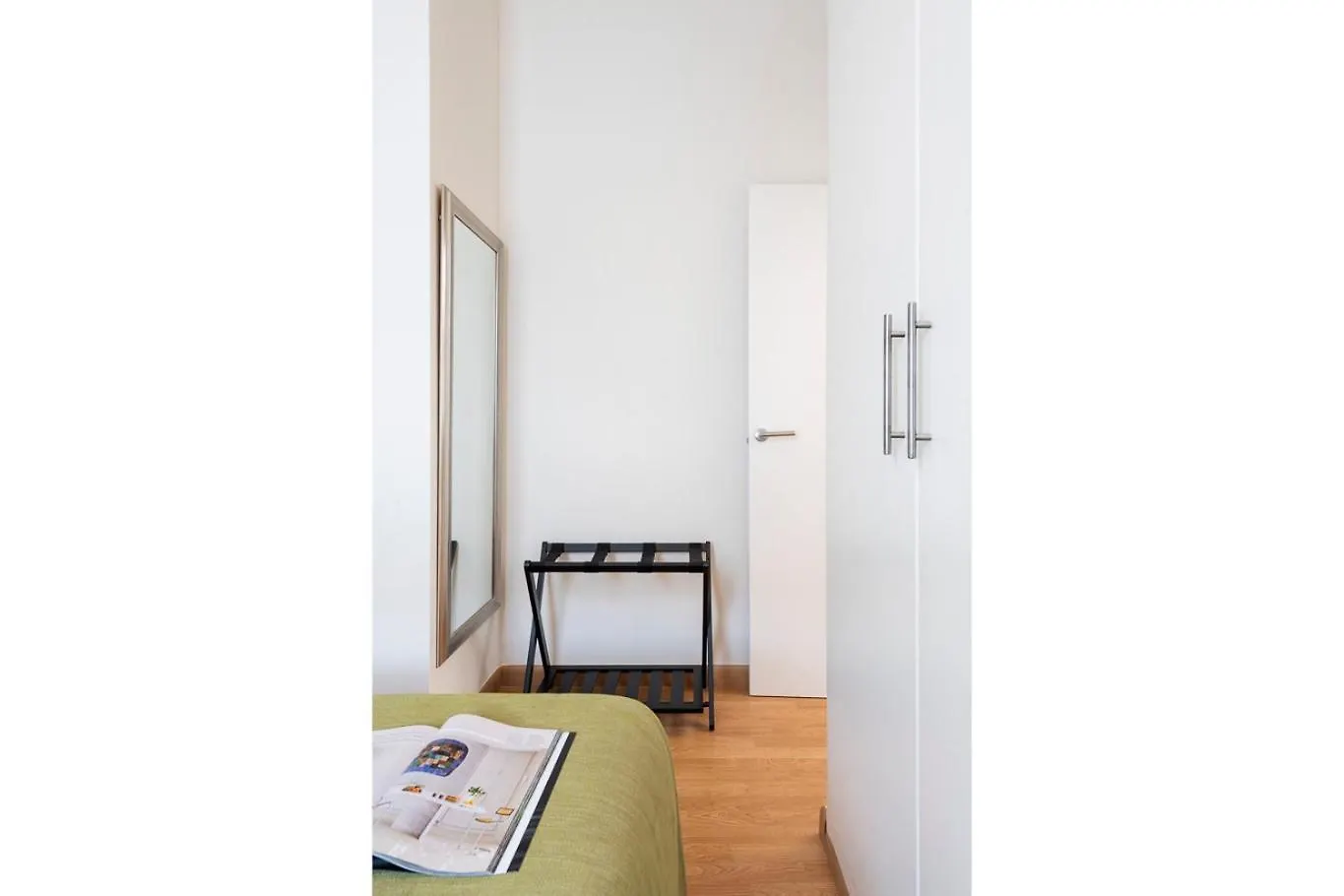 Apartamento Familiar Nuevo De Diseno En La Mejor Zona De Triana, Parking Included Seville Spain
